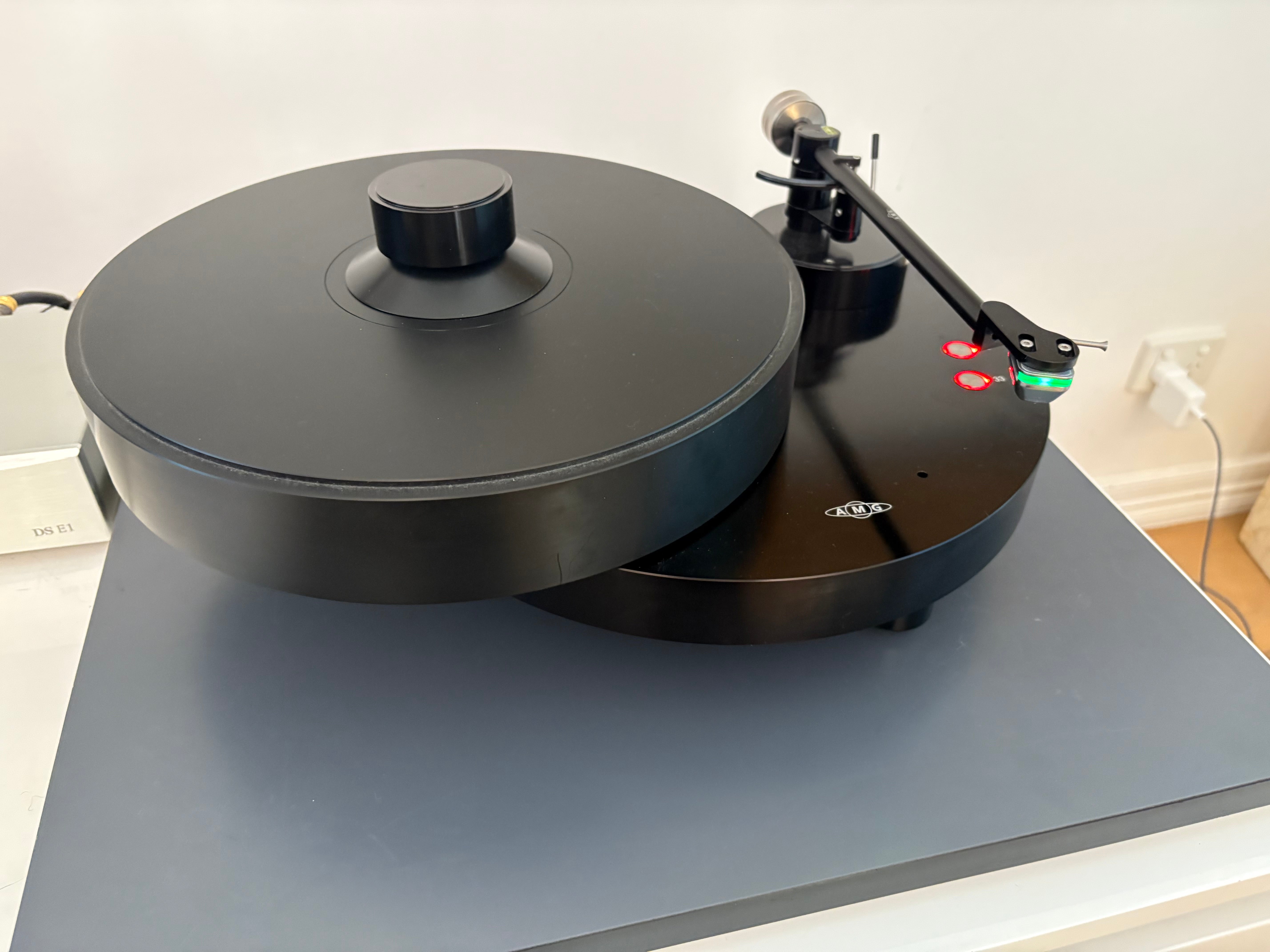 AMG Giro MkII Turntable Package – with 9W2 Tonearm & DS Audio DSE1 Cartridge (Trade-In)