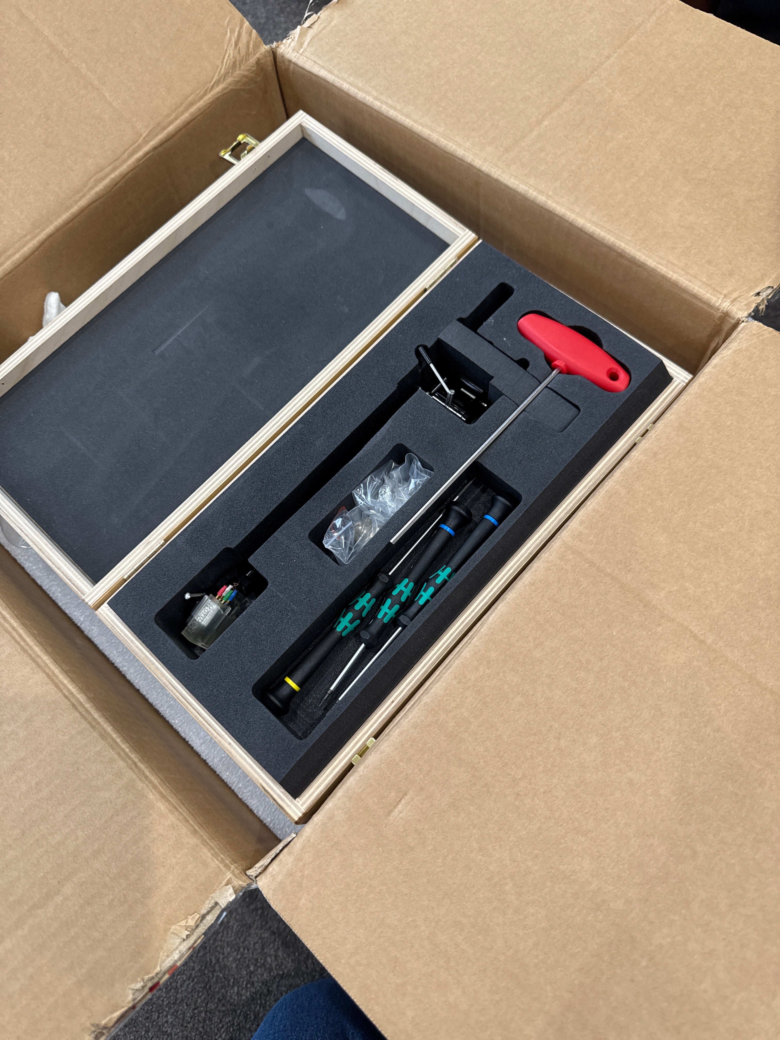 AMG Giro MkII Turntable Package – with 9W2 Tonearm &amp; DS Audio DSE1 Cartridge (Trade-In)