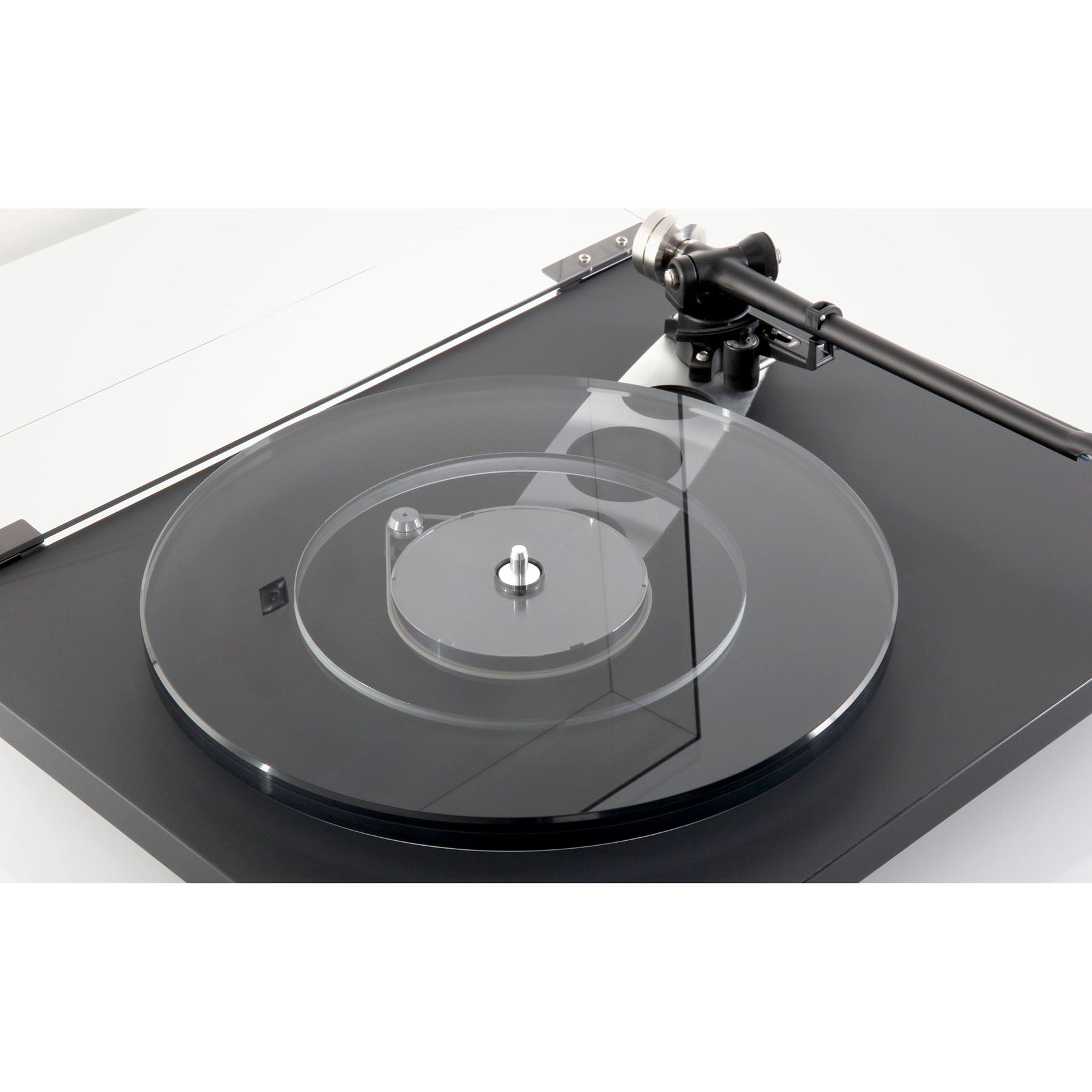 Rega Planar 6 Turntable - Black [Trade-in]